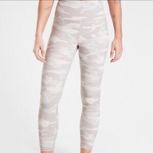 ✨NWT Athleta Elation Camo 7/8 Tight Leggings